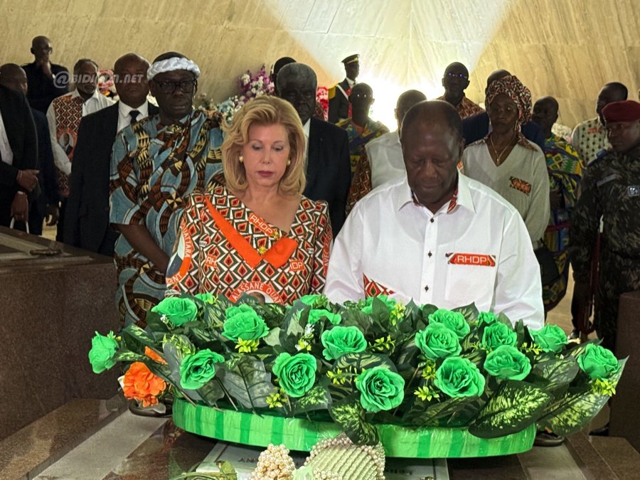 Côte d’Ivoire / Présidentielle 2025/ Le Président Ouattara demande à Houphouët-Boigny de prier pour la Côte d’Ivoire 